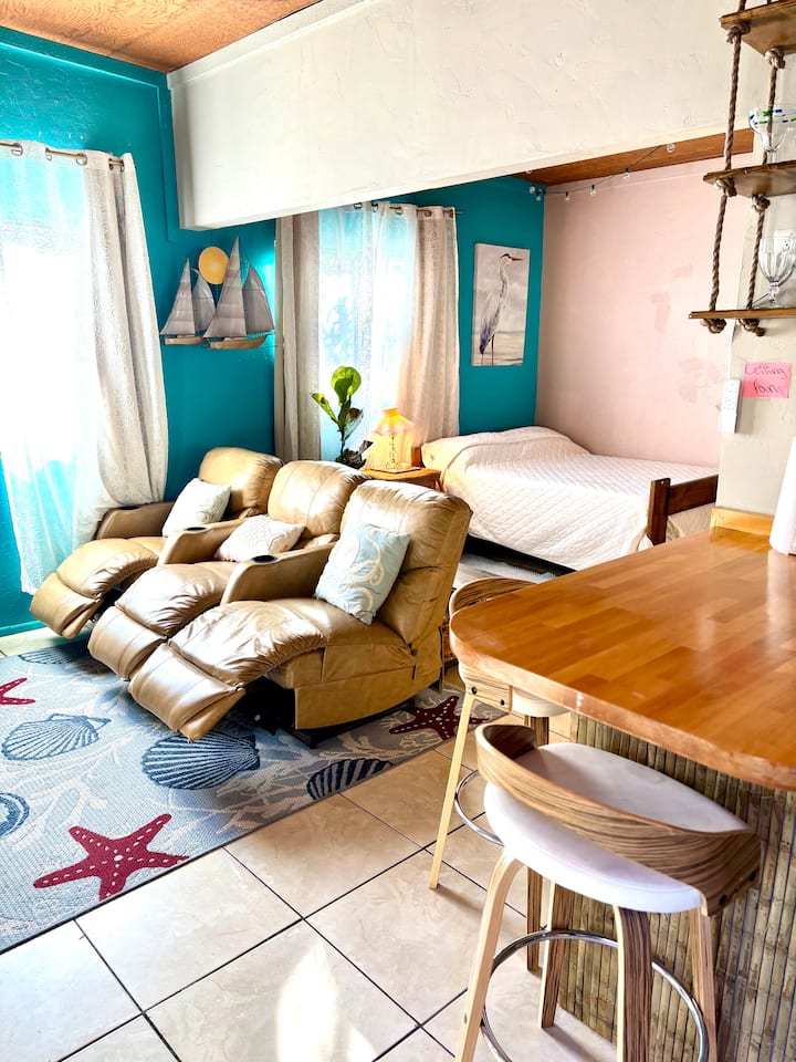 Studio With Relaxing & Private Yard - Phoenix, AZ