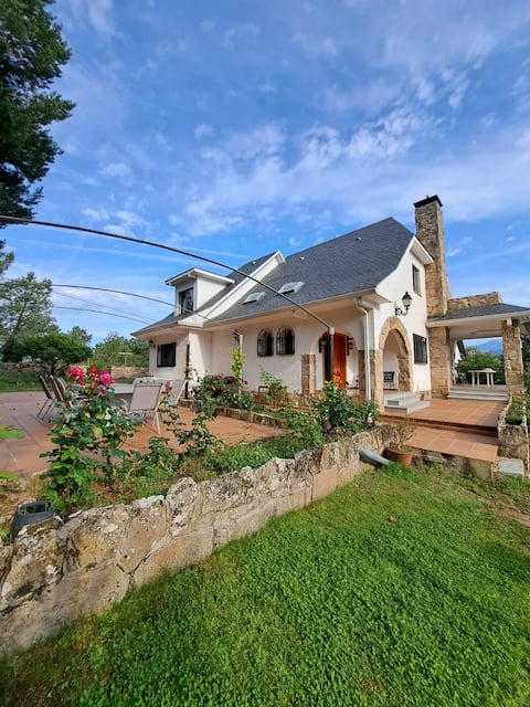 Casa Rural Tres Abetos (Rural House)