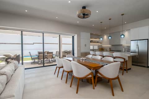 Luxury house with a private pool in San Carlos