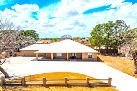 Ranch Oasis on 3 Acres w/Pool, Outdoor Kitchen