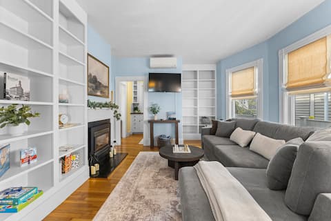 Popular Airbnb listing: 4 Bedroom Harvard Boston Entire Home Large Groups in Somerville