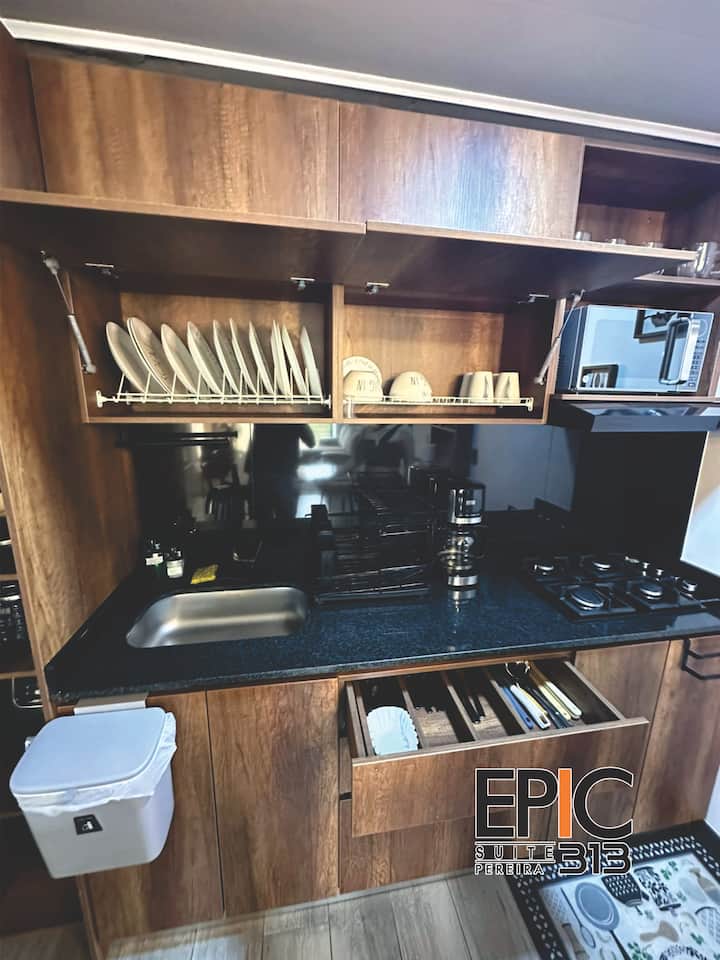 Epic Suite 313 Family Deluxe Airport 3 Rooms 10pax - Pereira