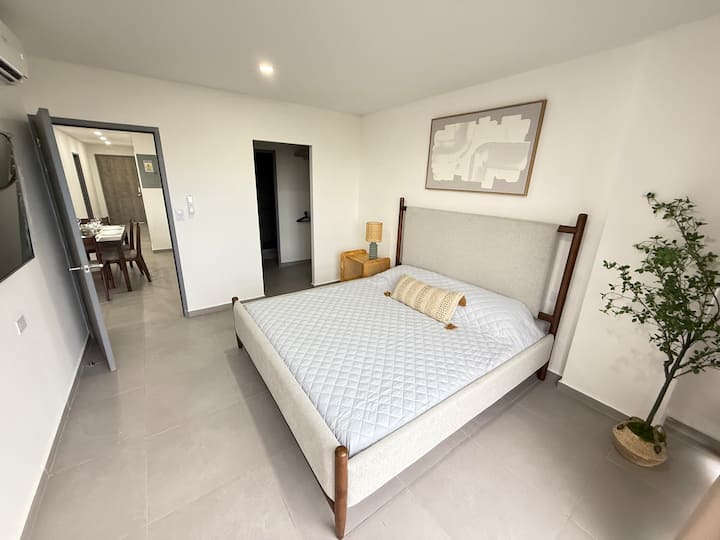 Luxury 3brm In Col Escalon W/ Great View&location - San Salvador