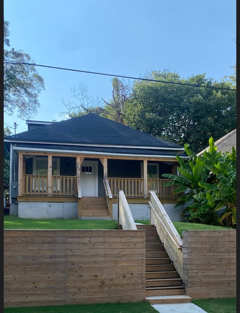 Popular Airbnb listing: Modern Luxe Getaway w/ Spa Style Bath + Vibes in Pittsburgh