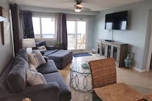 Oceanfront Condo - Balcony Views & Beach Access
