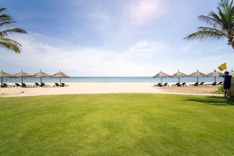 Luxury Beachfront 3 Bedrooms Pool Villa