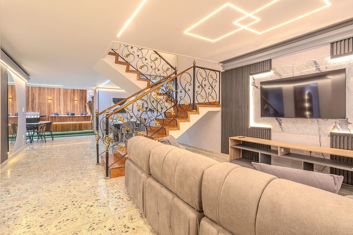 Casa 16 Pax 7 Km Poblado/6 Ac/7br/jacuzzi Parking - Medellín, Colombia