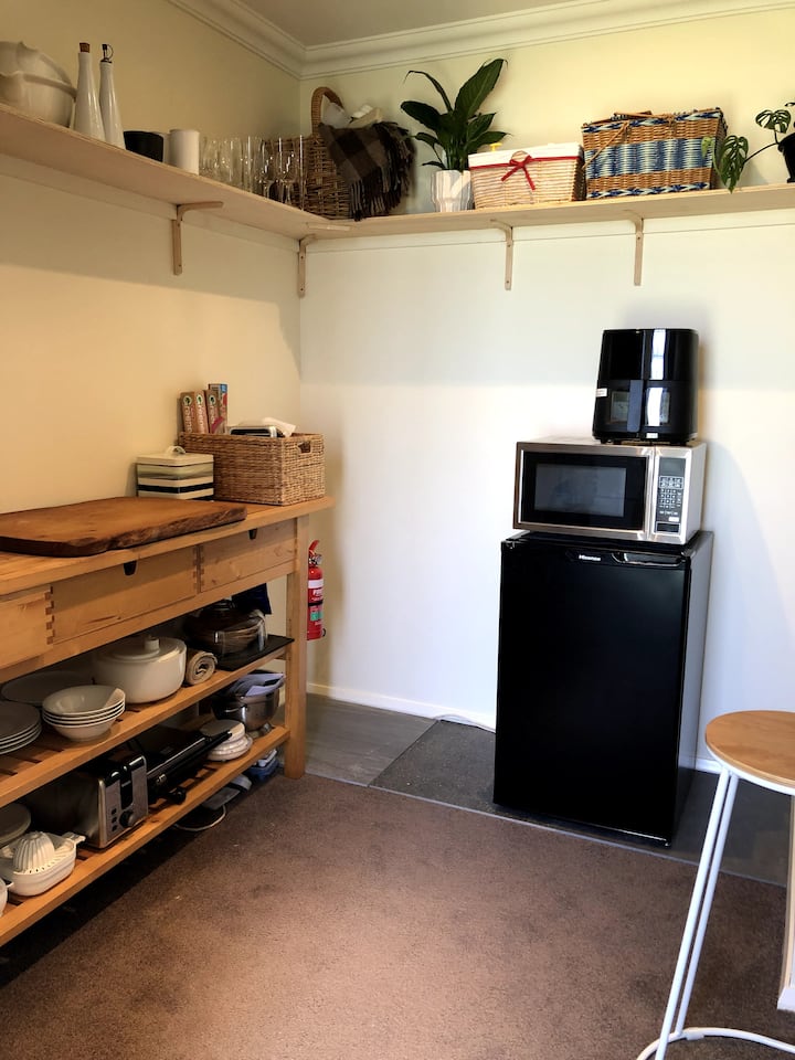 Idyllic Rural Studio Suite, Ensuite, Kitchenette - 호바트