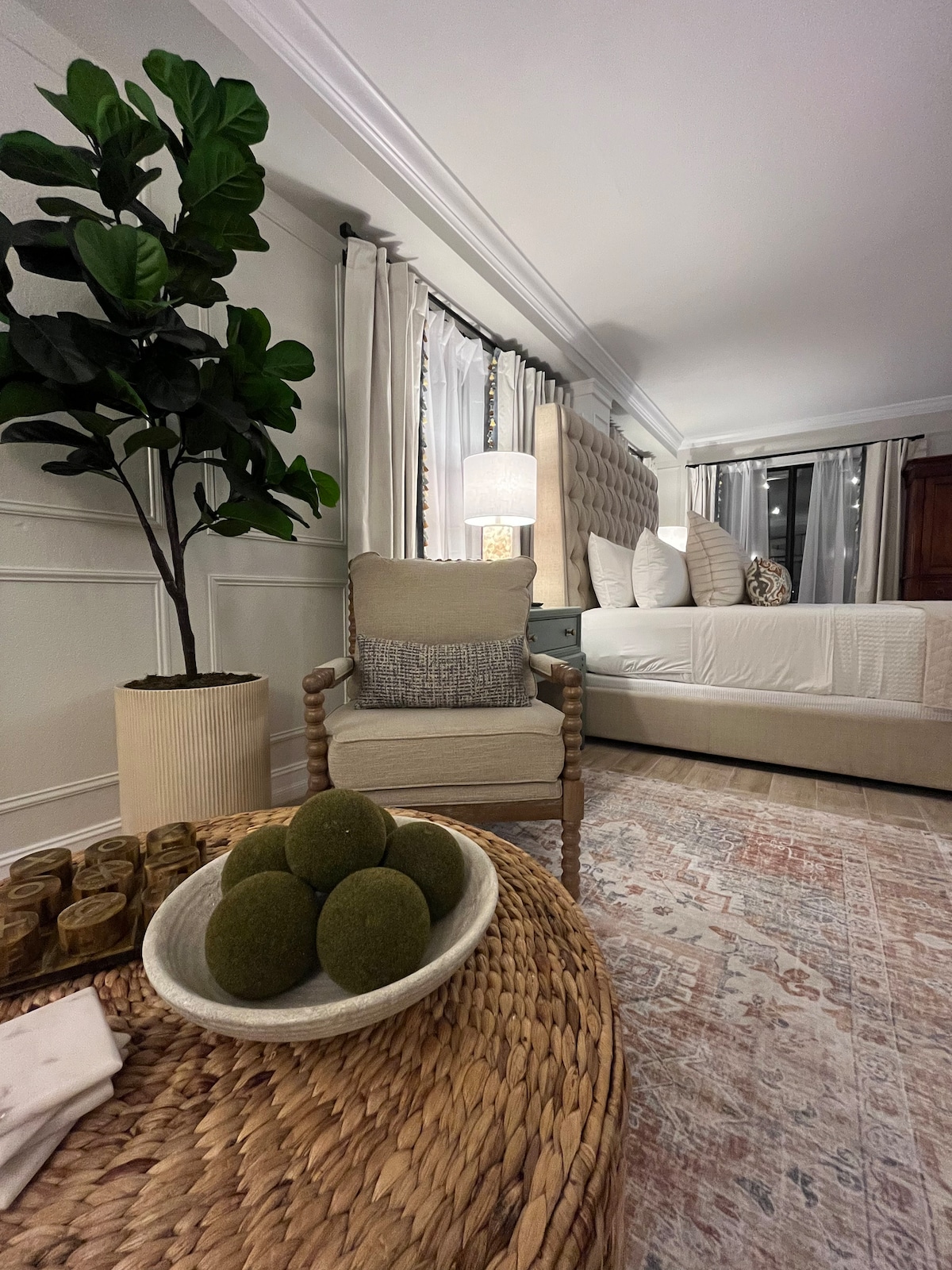 Top performing Airbnb: Elegant Rooftop King Suite- Book Today! in Florida Center