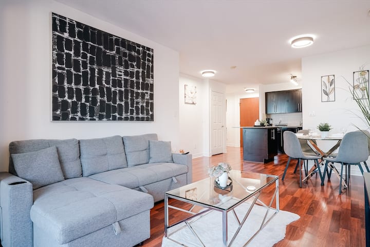 Modern 2br/2ba Condo|walk To Squareone+free Parkng - Mississauga