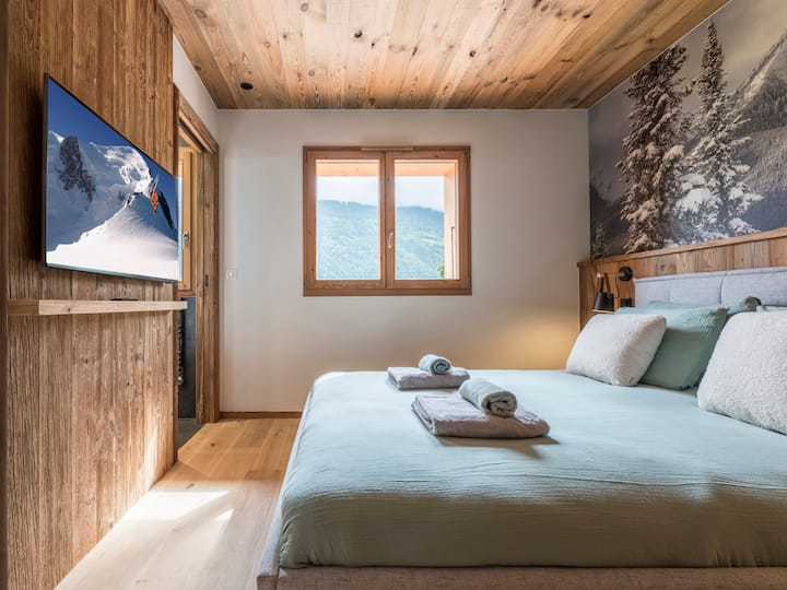 Makuuhuone 2 – pohjakerros
Kahden hengen makuuhuone, jossa on oma kylpyhuone 
