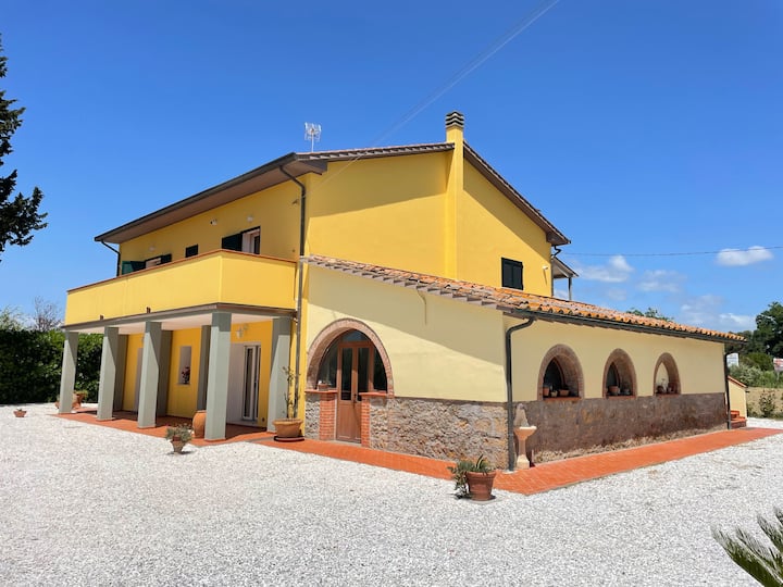 Il Pino – Apartment In A Tuscan Farmhouse - Cecina
