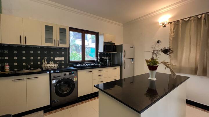 Full kitchen image 1
