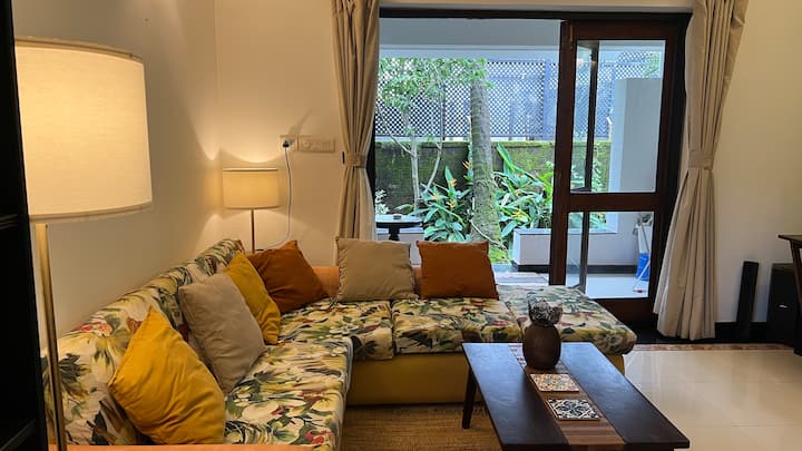 Living room image 3