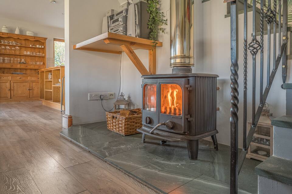 A lakeshore hideaway on Coniston Water, Coniston, Cumbria, United Kingdom, photo 3 of 10