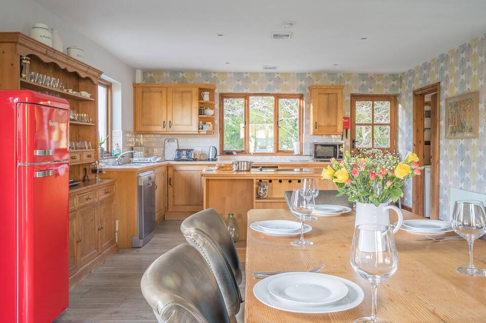A lakeshore hideaway on Coniston Water, Coniston, Cumbria, United Kingdom, photo 9 of 10