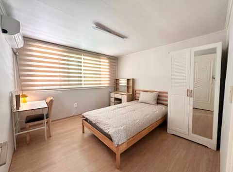 Hapjeong station/full facilities/3room/4guest
