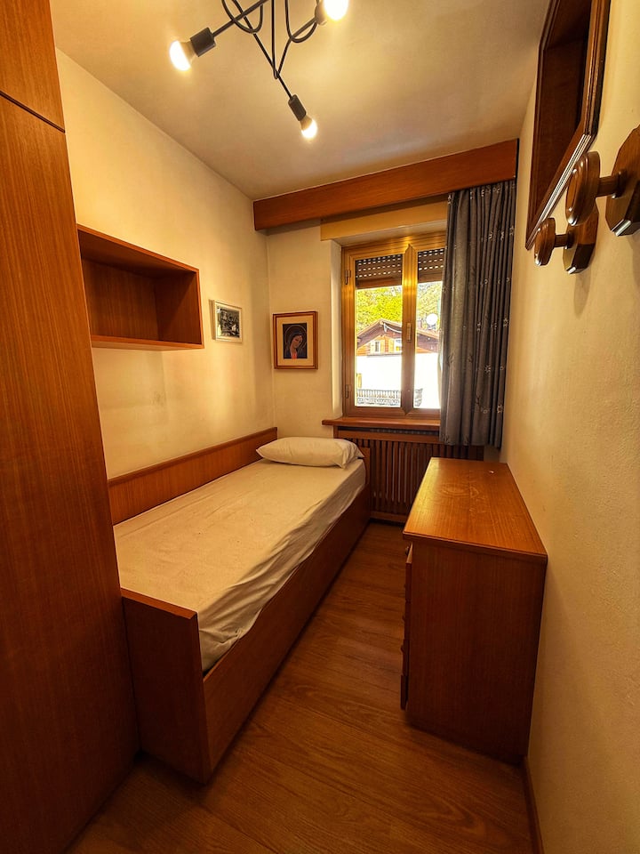 Schlafzimmer 2