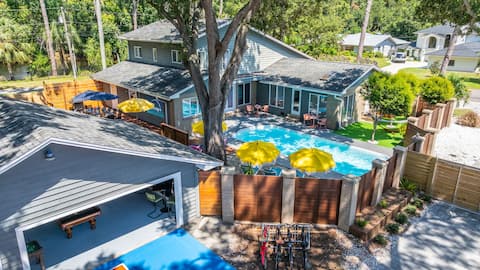 Top performing Airbnb: 5BR~Heated Pool~Private Retreat~Bike to Beach! in Redington Shores