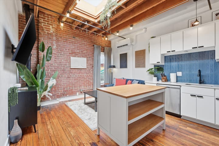 Oak St. Loft #3 - Walk To T-mobile, P&l, Streetcar - Kansas City, MO