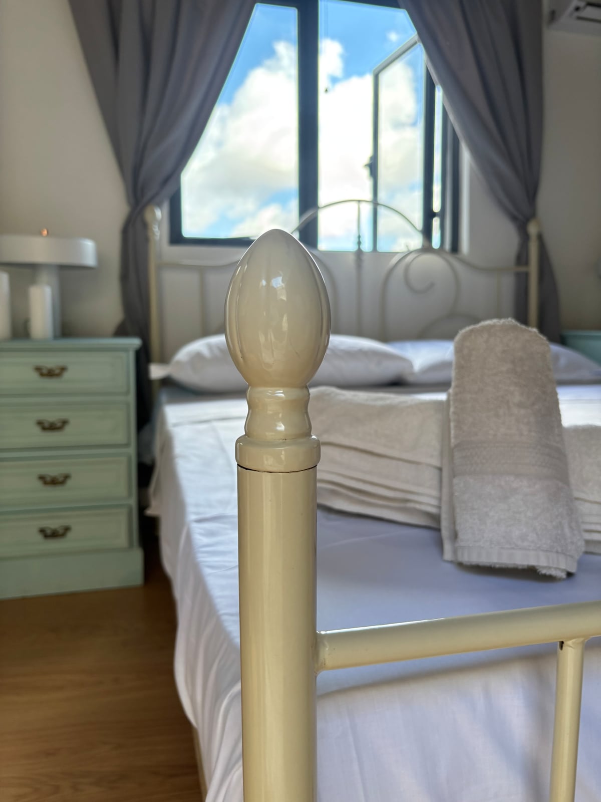 300 year old Townhouse near Mdina: balcony room