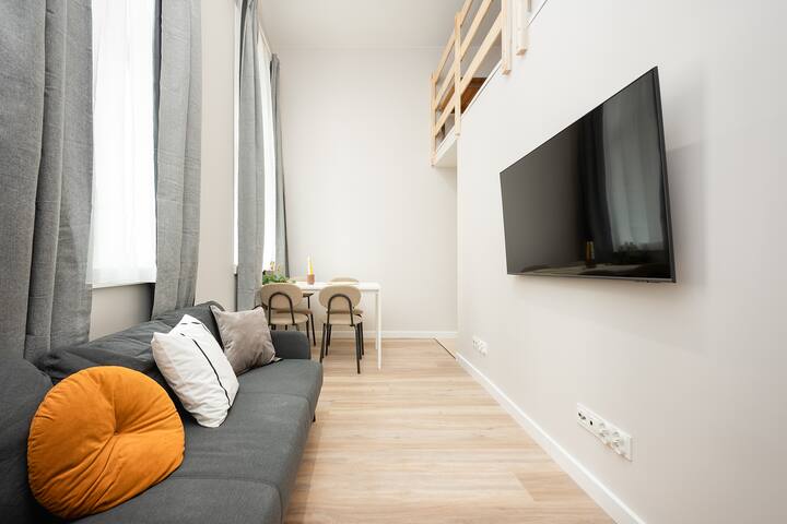 Struga, 6 Persons, 4 Beds, Mezzanine By City Host - Łódź