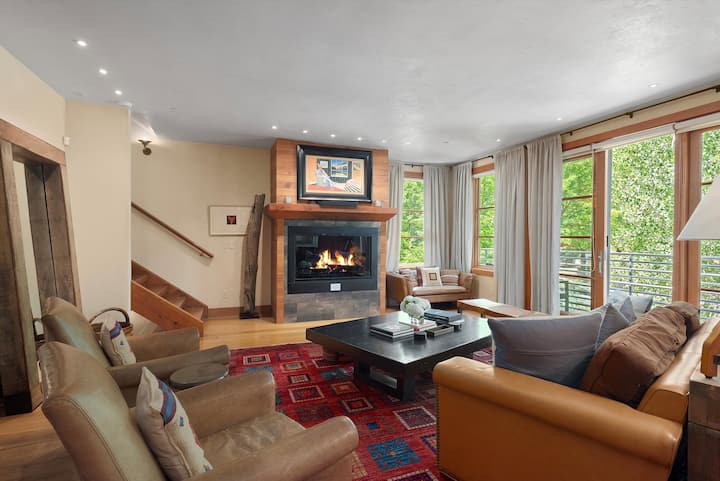 Winter Ski Rental In The Heart Of Aspen's Core - Aspen