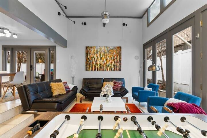 Uptown Luxury! Cooling Spa! Large Groups Welcome! gallery image 5