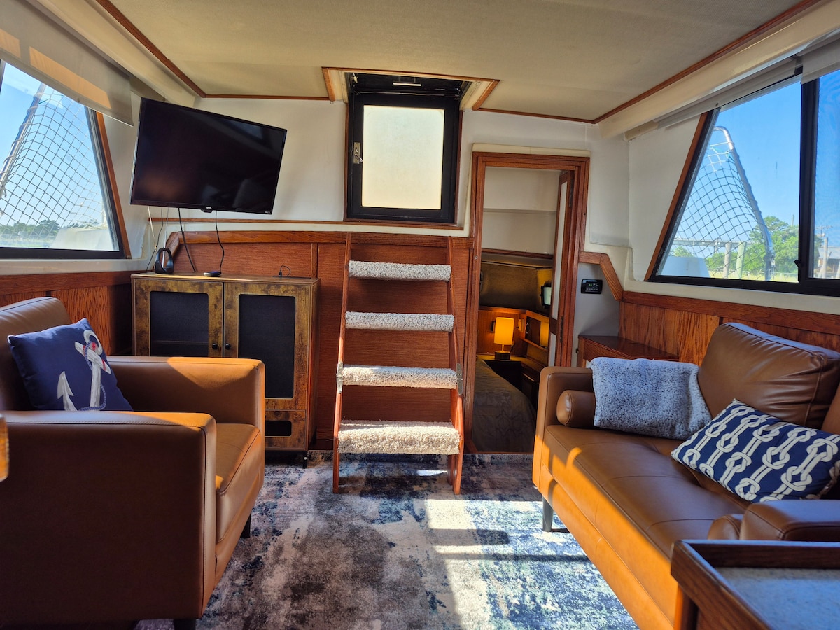Successful Airbnb property: Our Boat on Tybee in Tybee Island