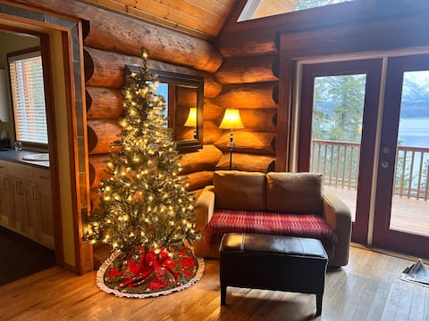 Popular Airbnb listing: Cozy Log Cabin With Lake View, Hot Tub, & Beach in Columbia Shuswap C