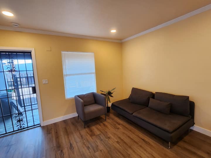 Economy Class - La Rental - Los Angeles, CA