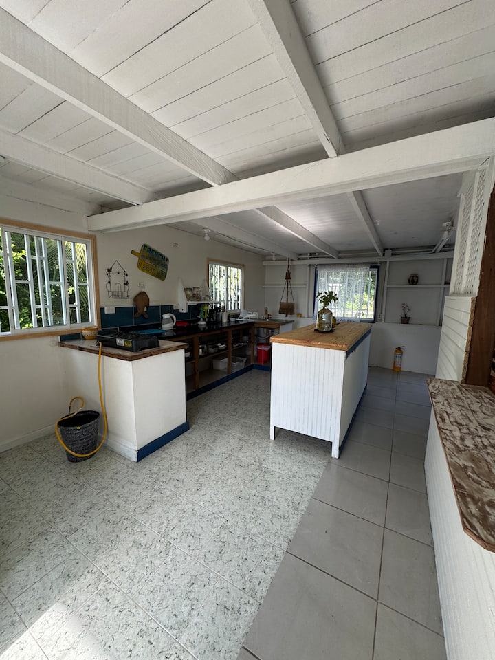 Frenchy’s Local Apartment On A Caribbean Island - Providencia, Colombia