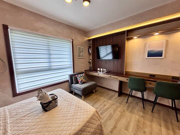 Mesavirre Garden Studio Unit Near Malls& Lacson St - Bacolod