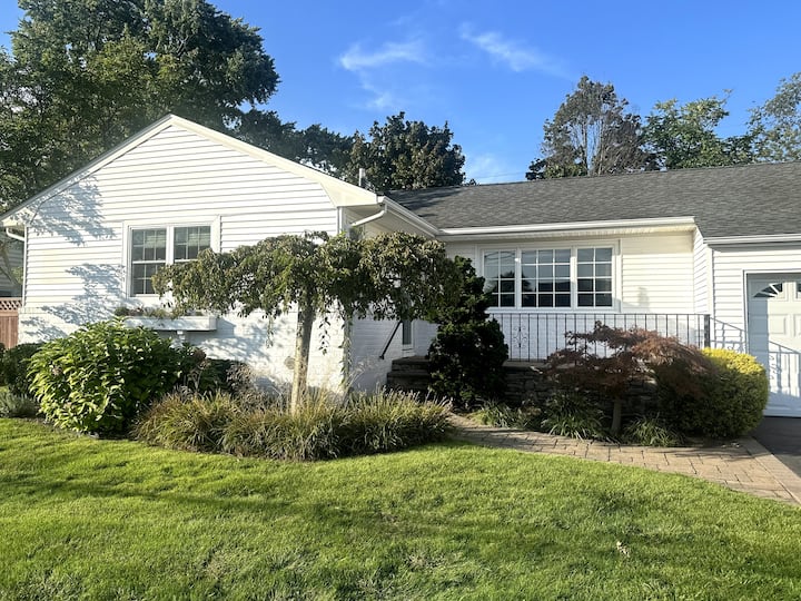 Ryder Cup Stay – 3br + Fold-out, Walk To Course - Massapequa, NY