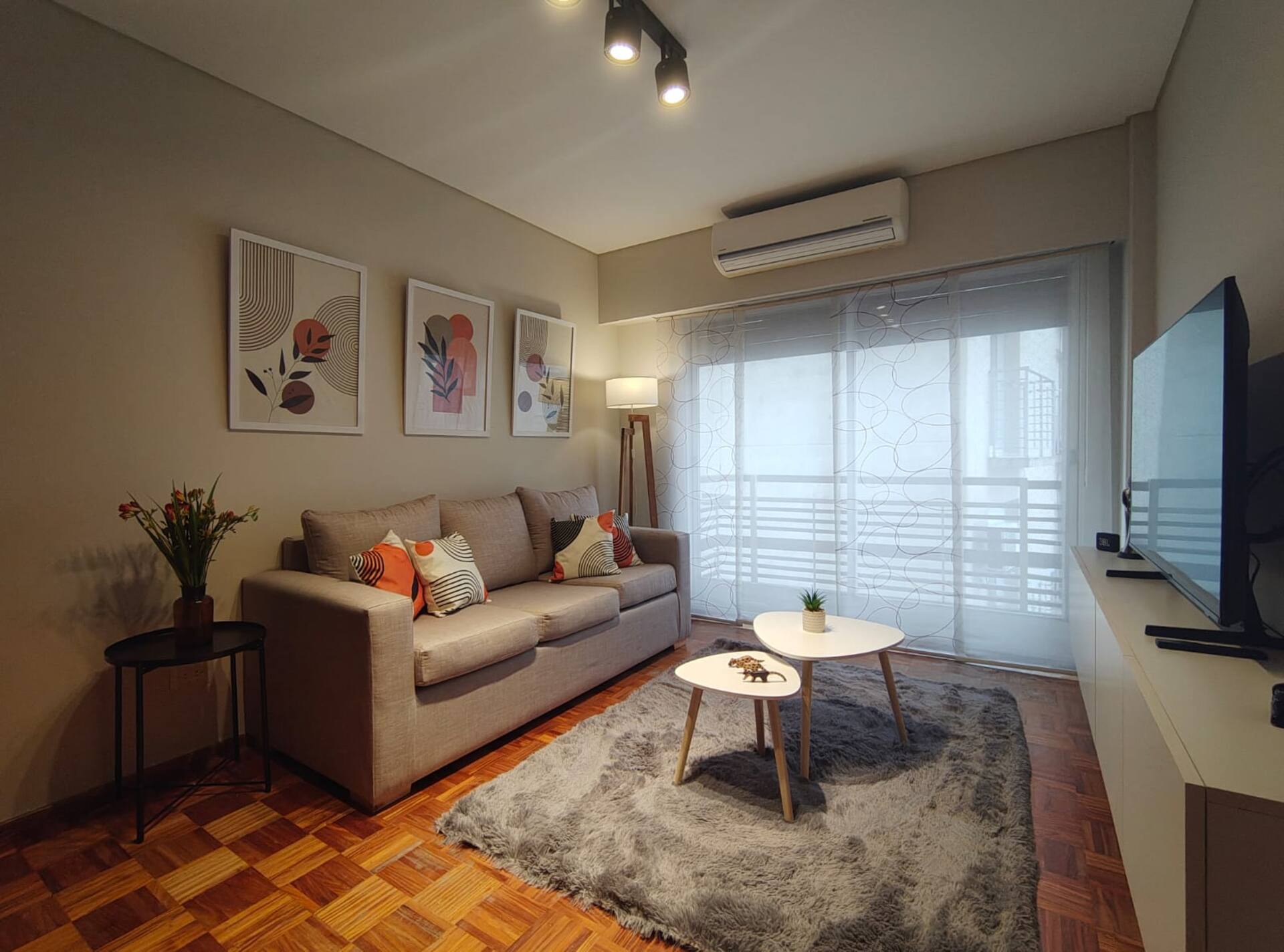 Warm and bright semi-floor in Parque Chacabuco