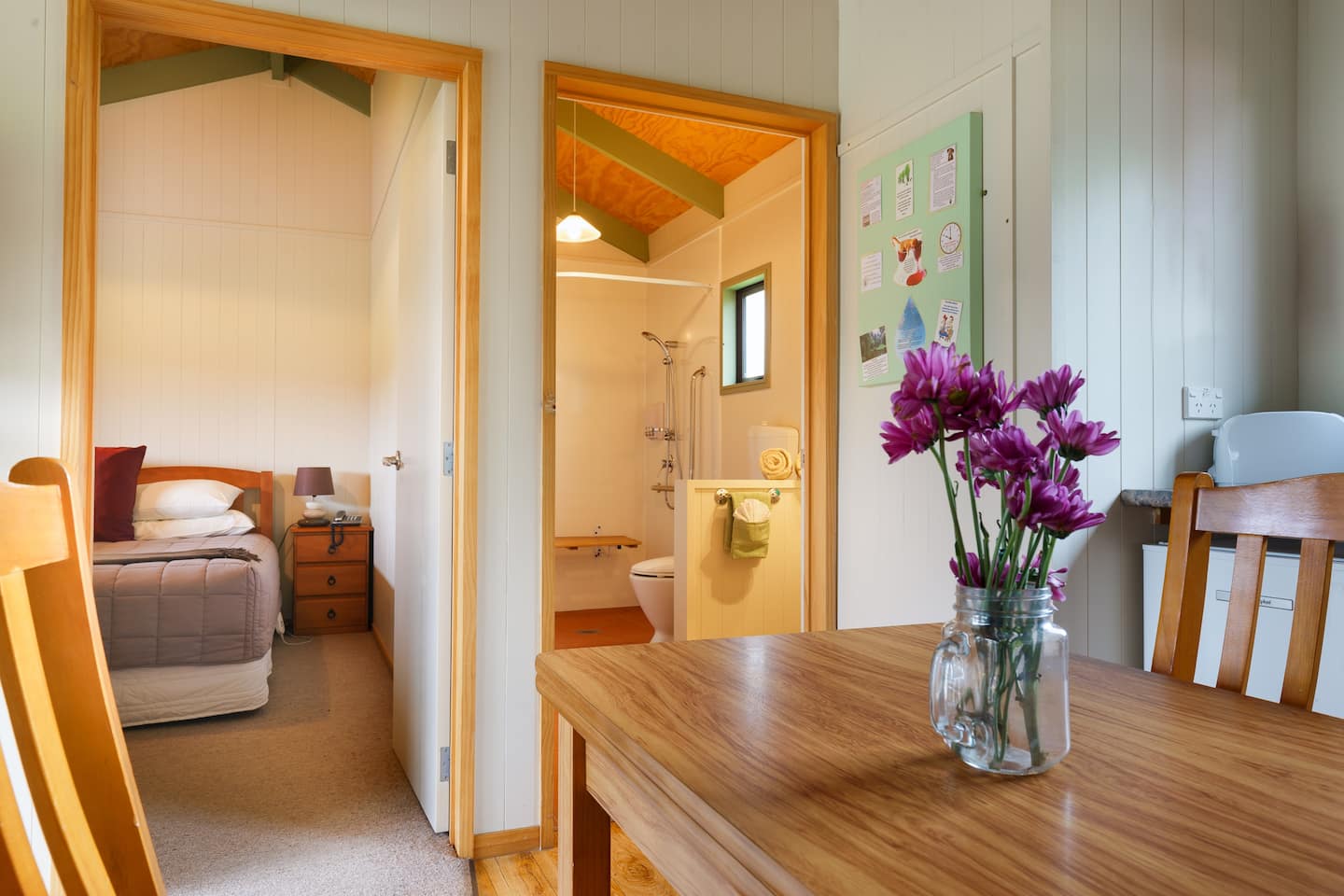 One Bedroom Cosy Cottage At Longbourne Lodge 4