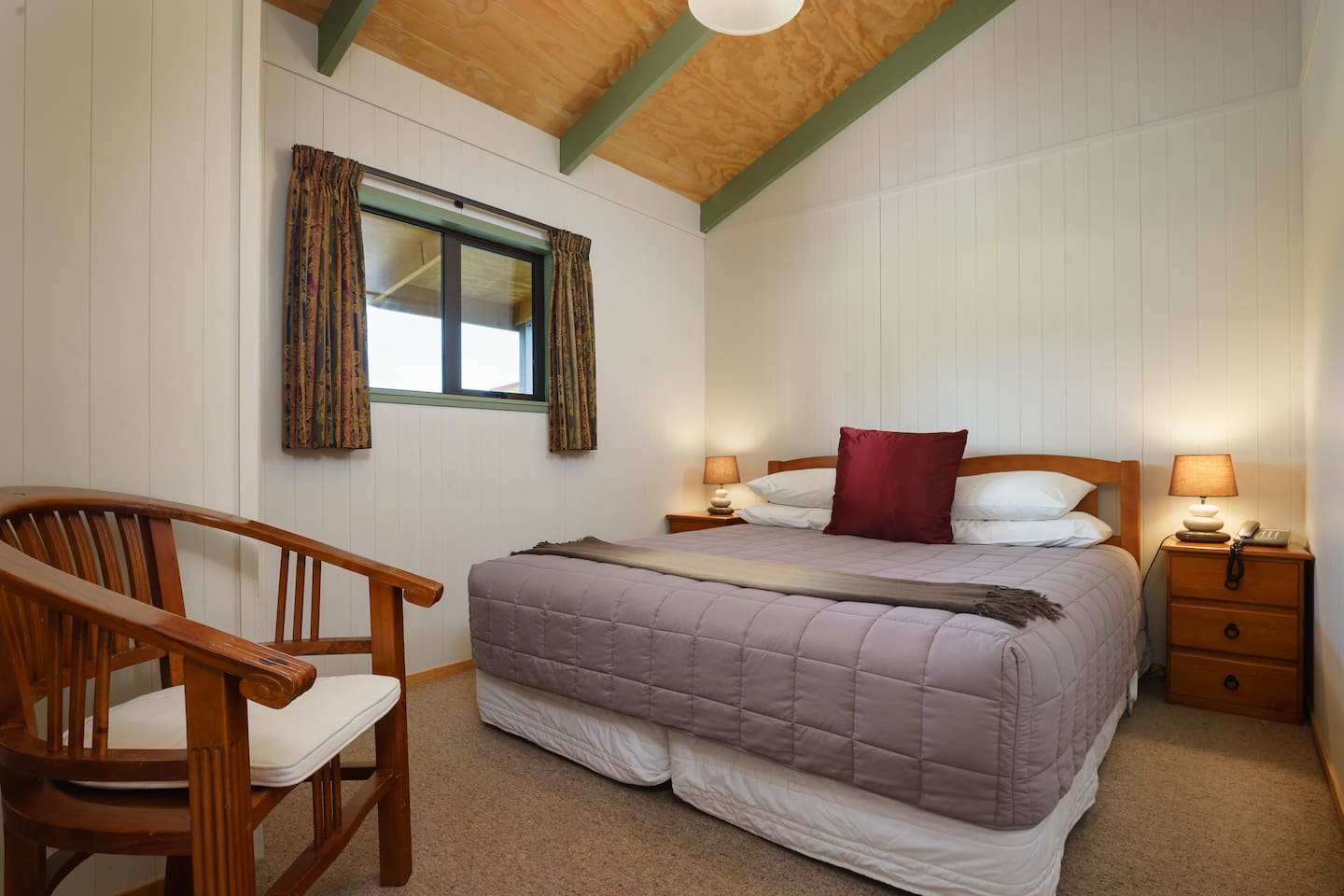 One Bedroom Cosy Cottage At Longbourne Lodge 2
