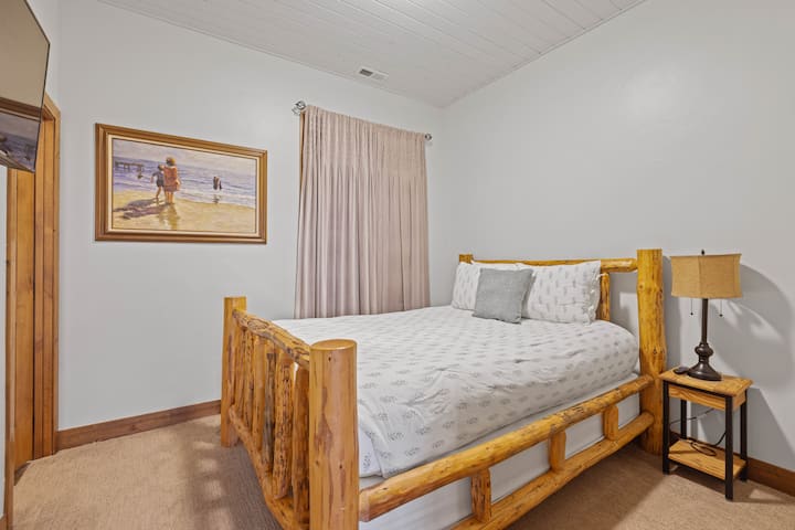 Spavaća soba 3 - bračni krevet (širine 150-179 cm) + kupaonica s WC-om