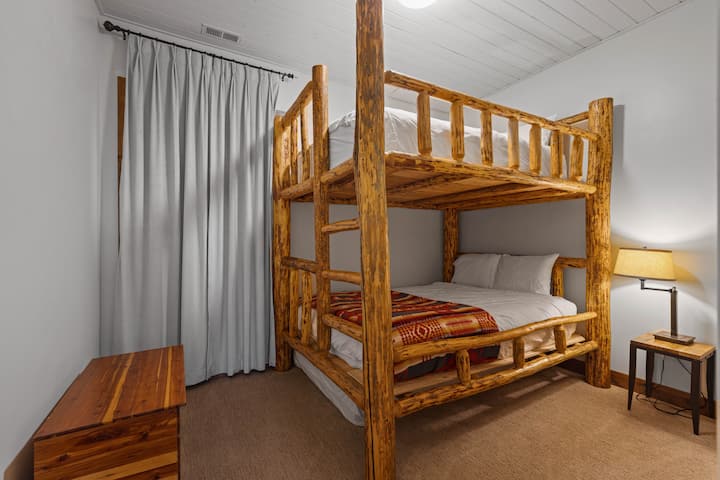 Spavaća soba 5 - bračni krevet (širine 150-179 cm)