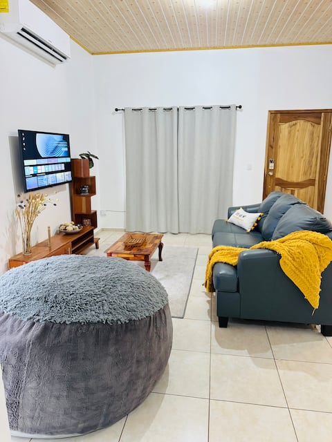 Mariand House (House in Residencial1)