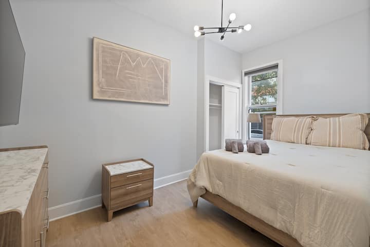 Удобно и практично - дизајнирано за максимална удобност и простор за спиење.
