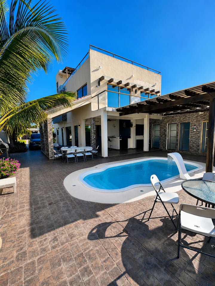 Ocean view + jacuzzi | House for 19