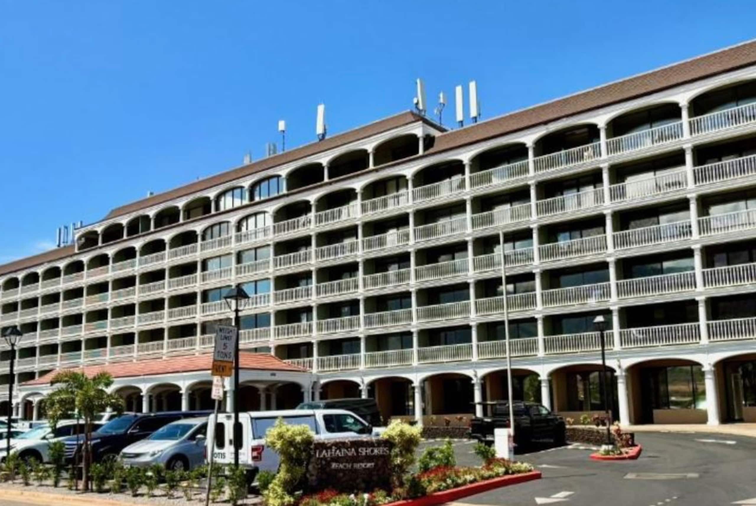 Lahaina Shores Beachfront Ocean Views Paradise - Image 15