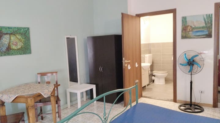 Come A Casa Tua. - Latina
