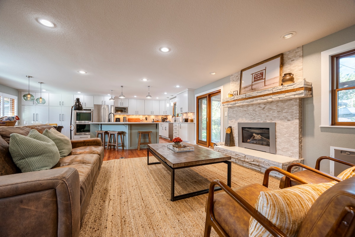 Successful Airbnb property: CO Country Club | Spa | Golf | Half Acre Paradise in Centennial