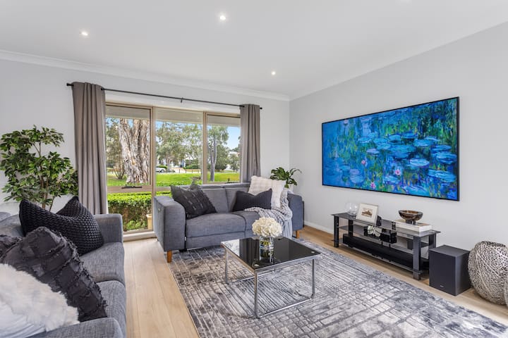 Serene Stanhope Gardens Getaway - Blacktown