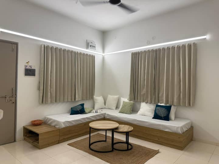 Sage (Family-friendly Home With Kitchen & 3 Baths) - Bhuj