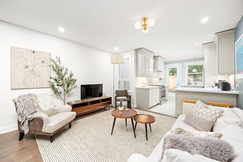 Popular Airbnb listing: Charming Beaches home steps from Woodbine Beach in Beaches—East York
