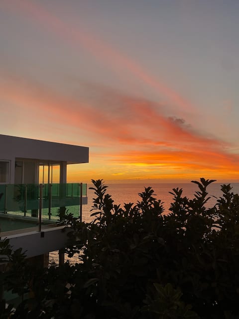 Romantic Suite, Ocean View and Unique Sunsets