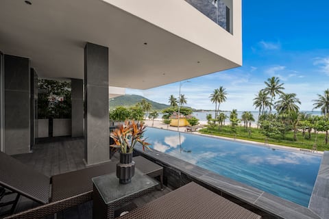 Modern Beachfront 6BR Villa w/Pool & Sea View